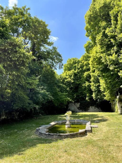 Ferienwohnung Romantique Jacuzzi, Au Chateau A 30 Min De Paris Limay Exterior foto